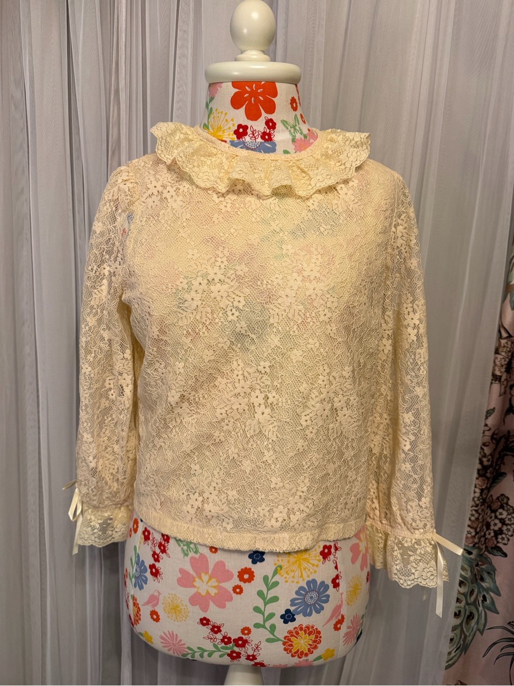 UNIF Cream Lace Ruffle-Neck Blouse
